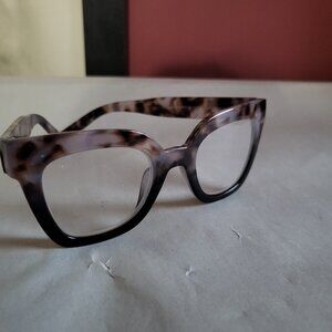 VINCE CAMUTO TORTOISHELL READING GLASSES +2.00